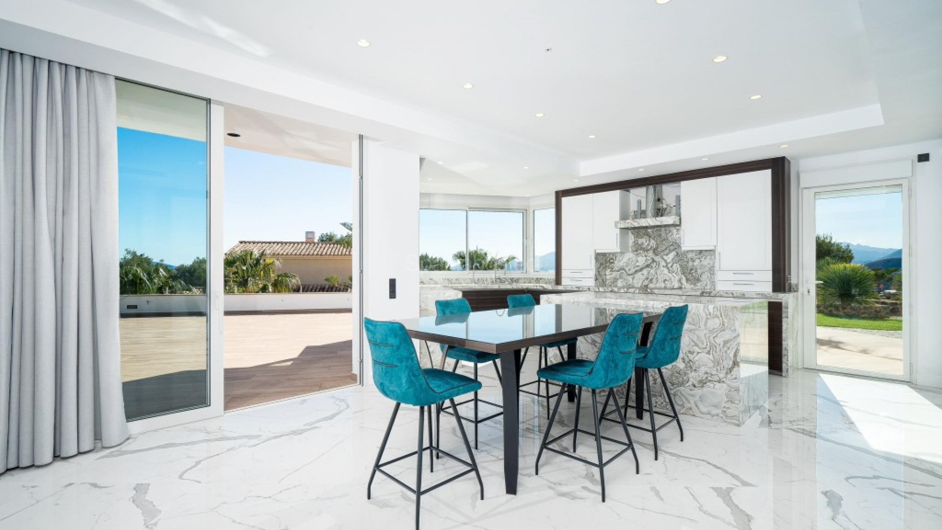 Resale - Villa -
Altea