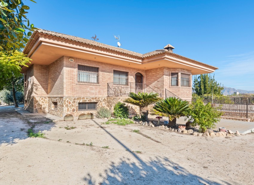 Resale - Villa -
Beniel - Carretera de Beniel