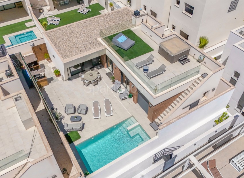 Resale - Villa -
Benijofar