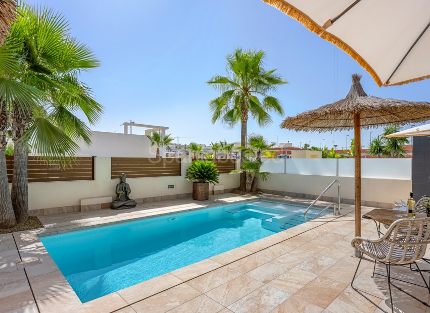Resale - Villa -
Benijofar