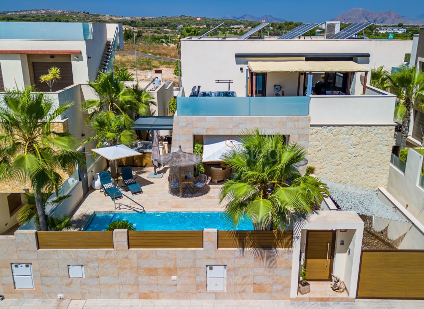 Resale - Villa -
Benijofar
