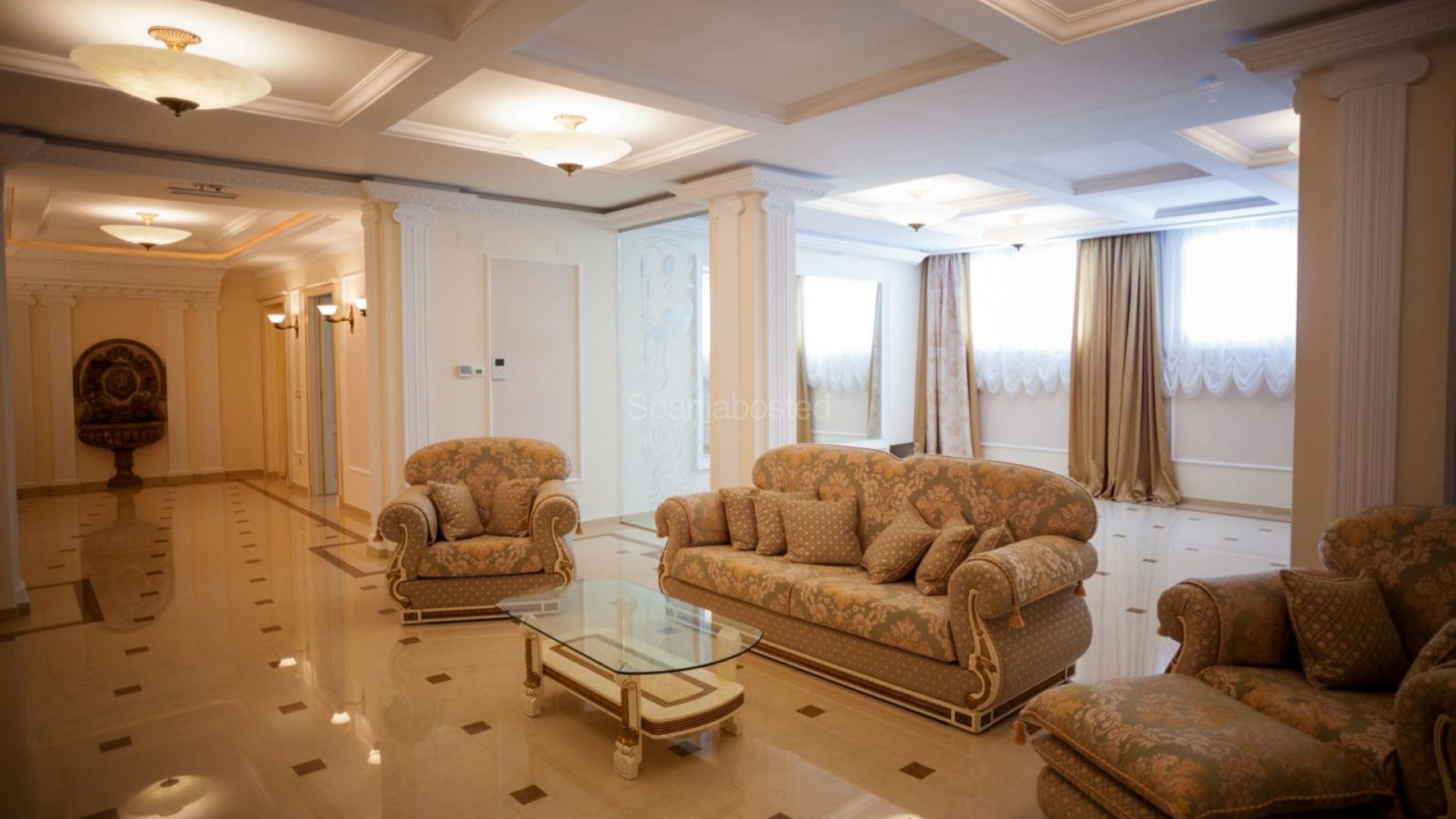 Resale - Villa -
Cabo Roig