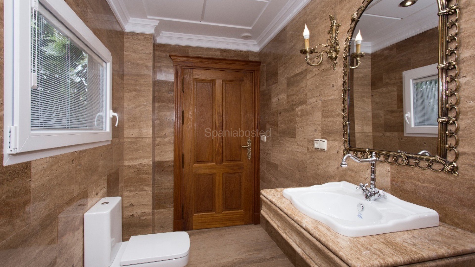 Resale - Villa -
Cabo Roig