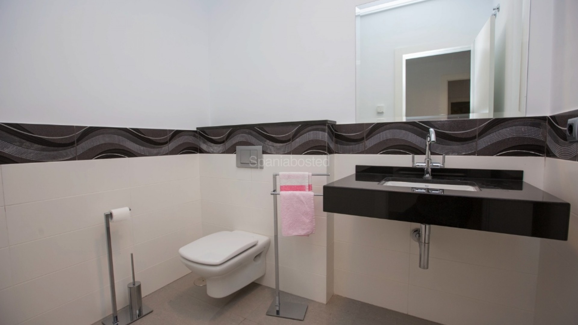 Resale - Villa -
Cabo Roig