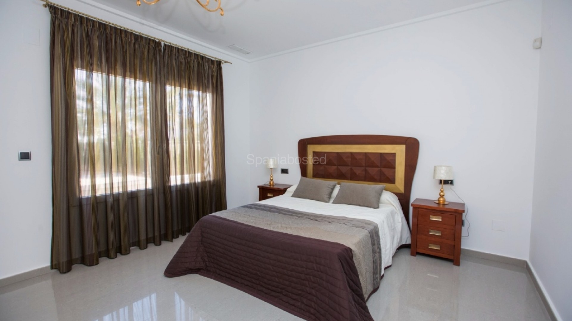 Resale - Villa -
Cabo Roig