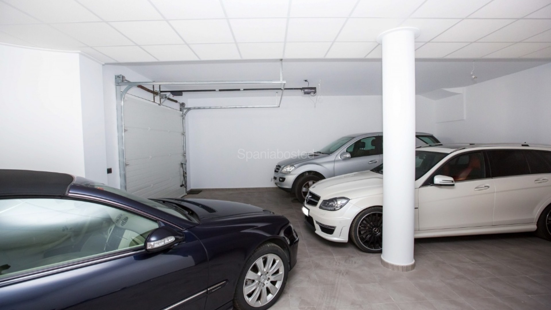 Resale - Villa -
Cabo Roig