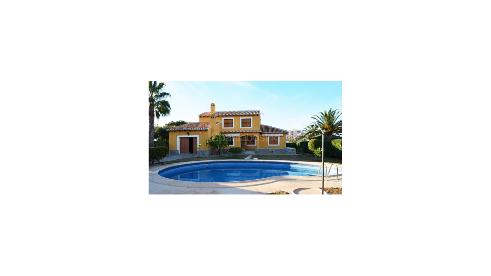 Resale - Villa -
Cabo Roig