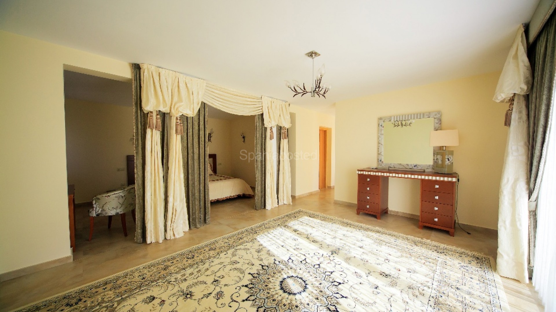 Resale - Villa -
Cabo Roig