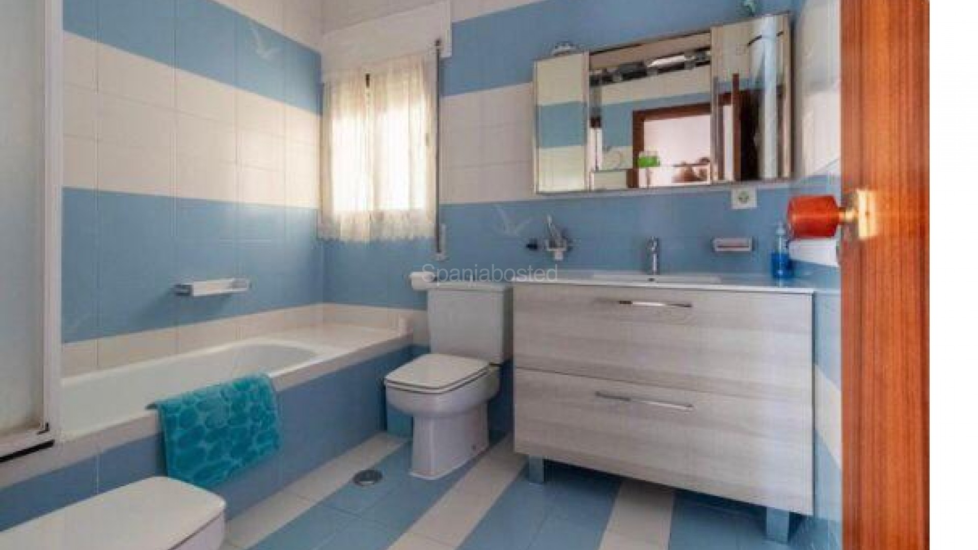 Resale - Villa -
Cabo Roig