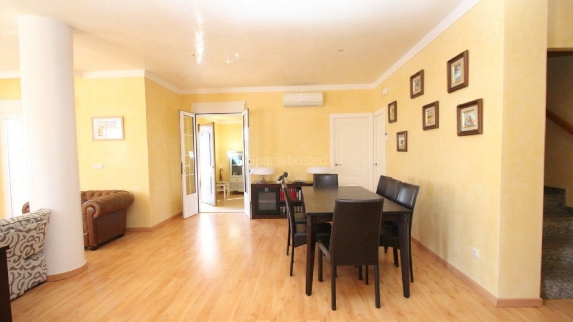 Resale - Villa -
Cabo Roig