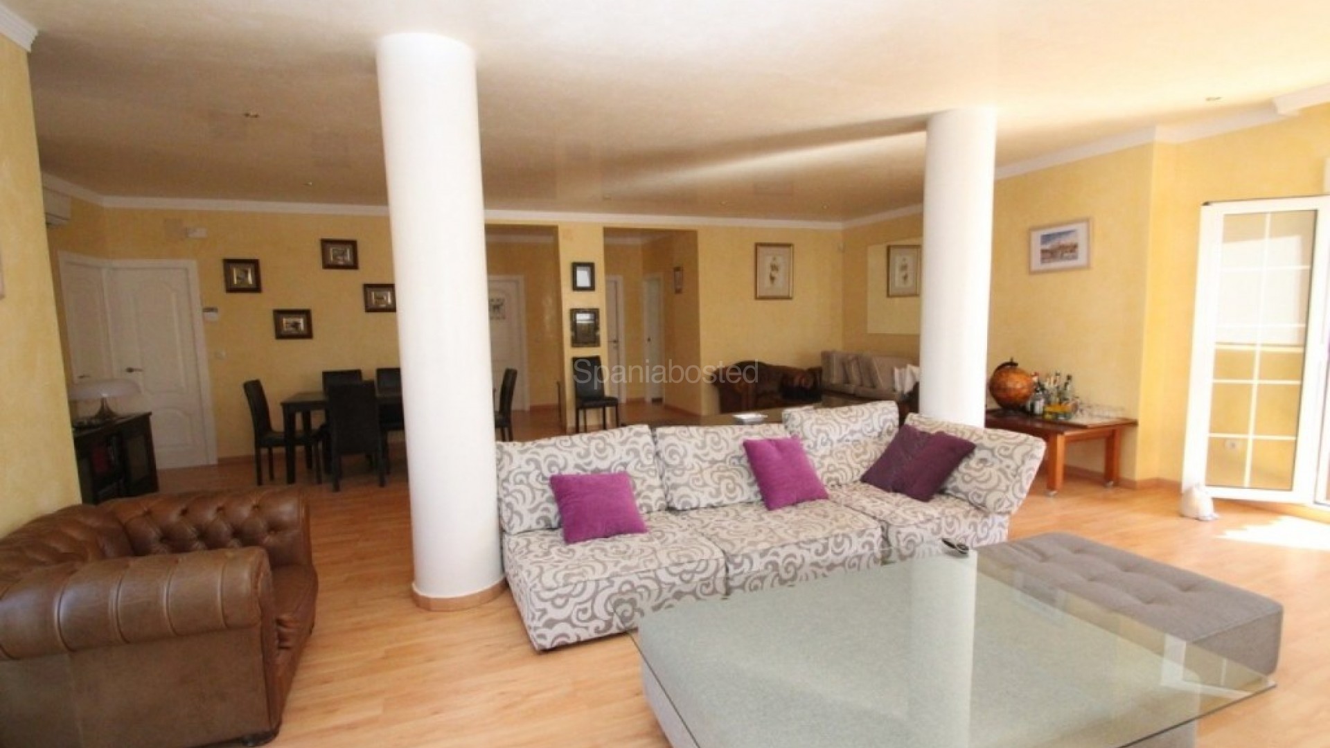 Resale - Villa -
Cabo Roig