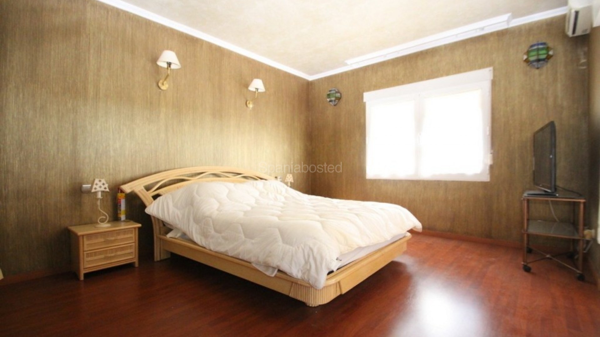 Resale - Villa -
Cabo Roig