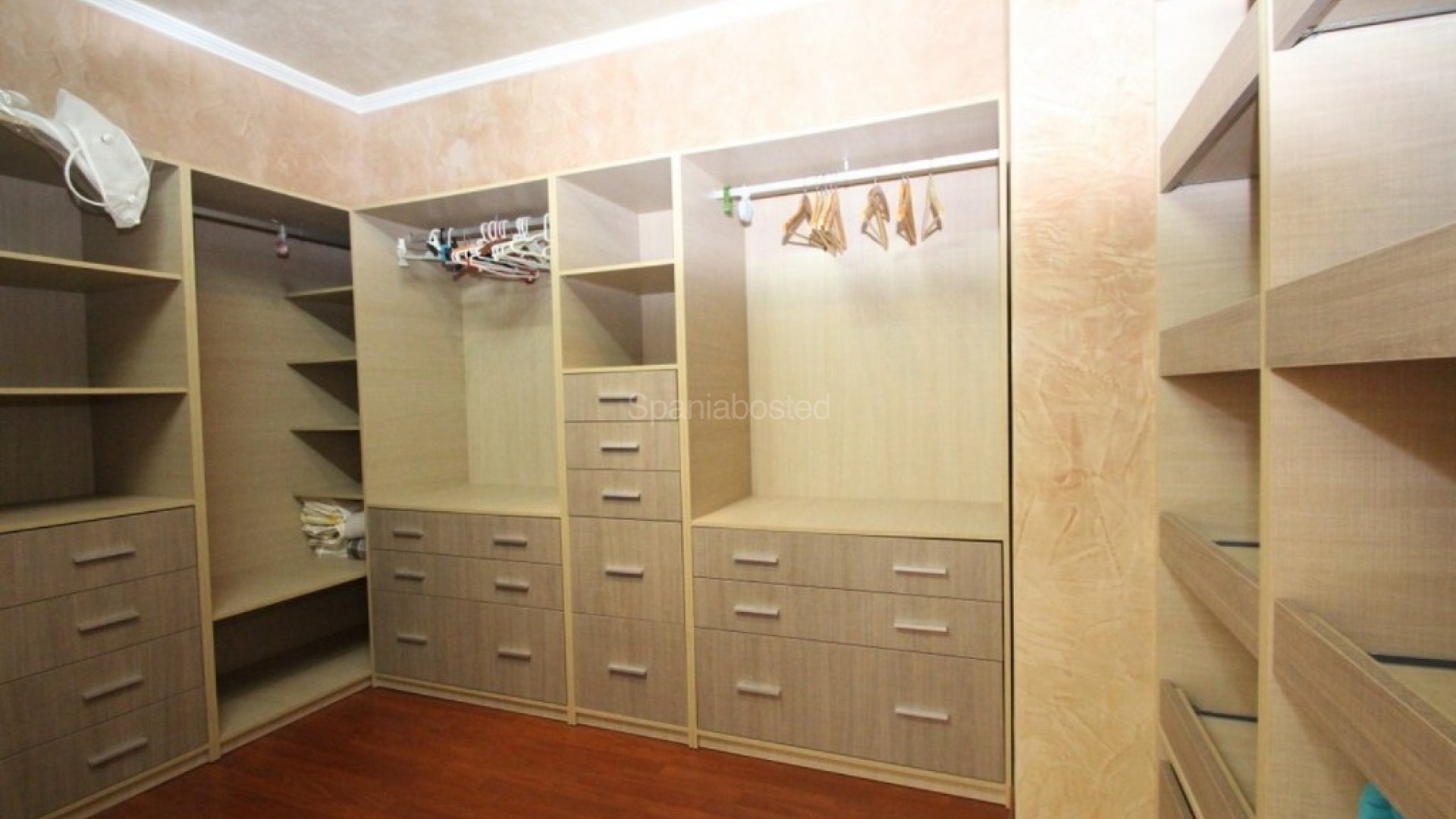 Resale - Villa -
Cabo Roig