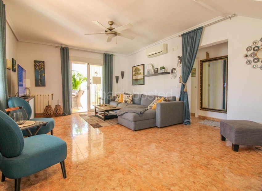 Resale - Villa -
Cabo Roig