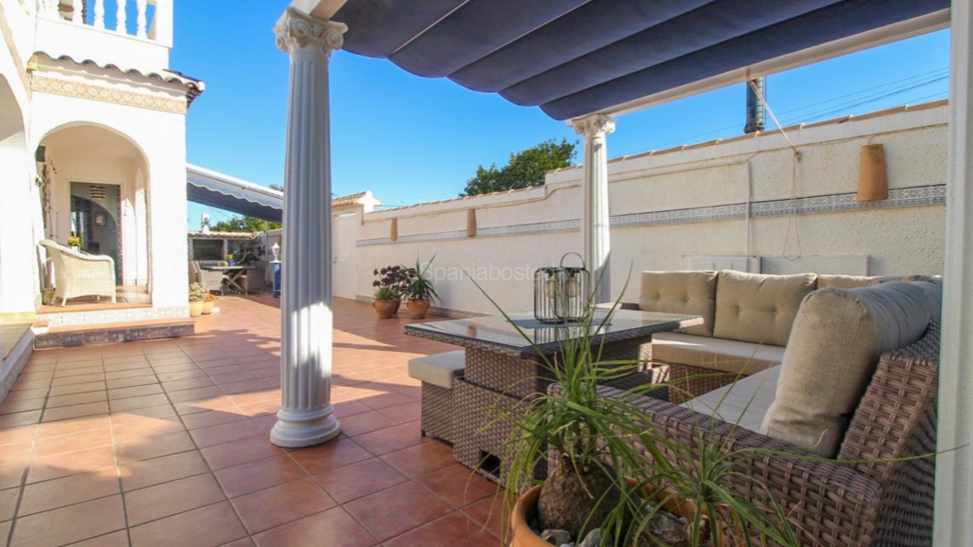 Resale - Villa -
Cabo Roig