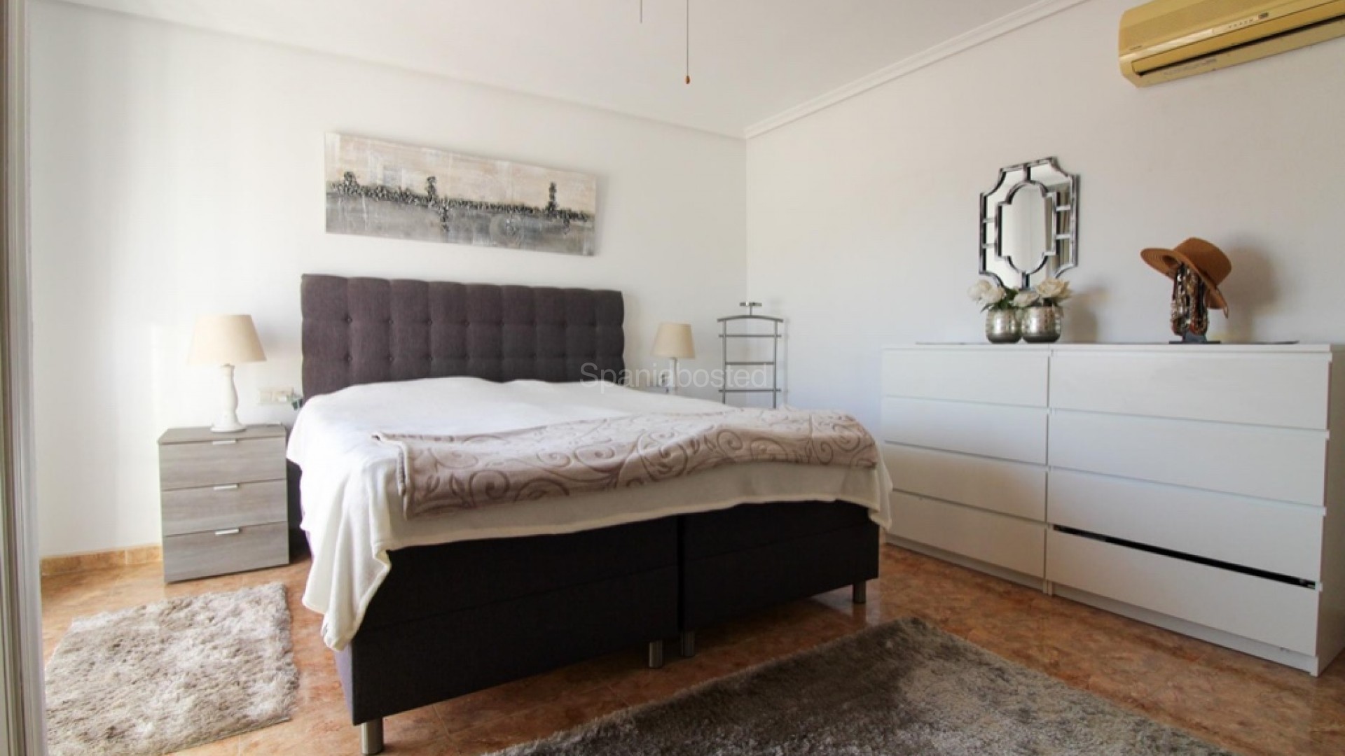 Resale - Villa -
Cabo Roig