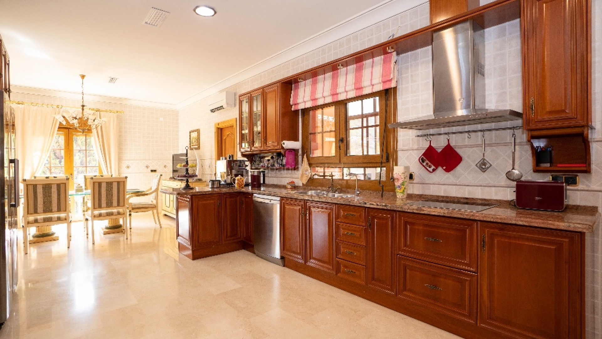 Resale - Villa -
Campoamor