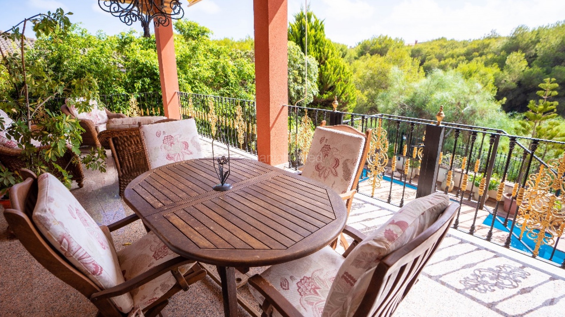 Resale - Villa -
Campoamor