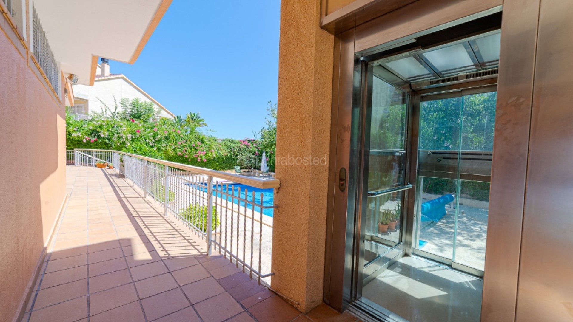 Resale - Villa -
Campoamor