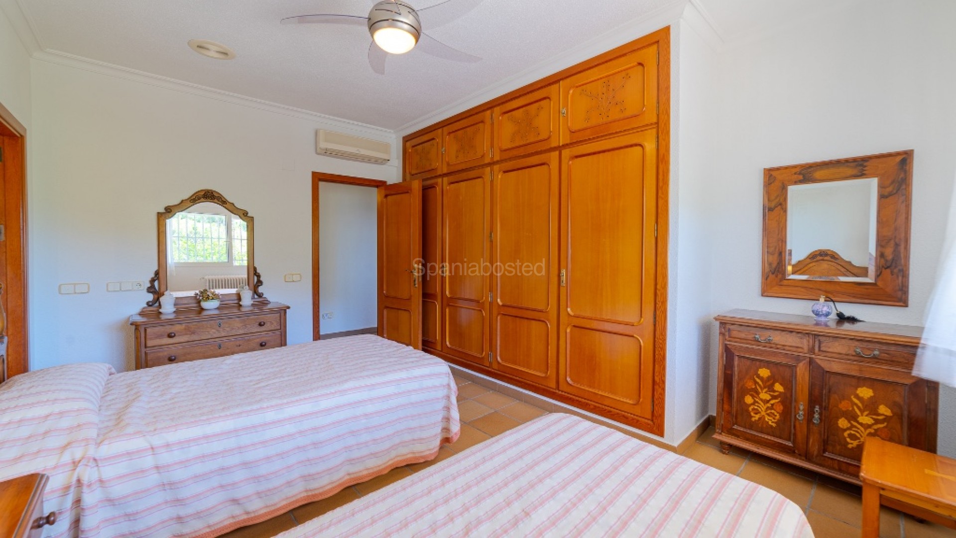 Resale - Villa -
Campoamor