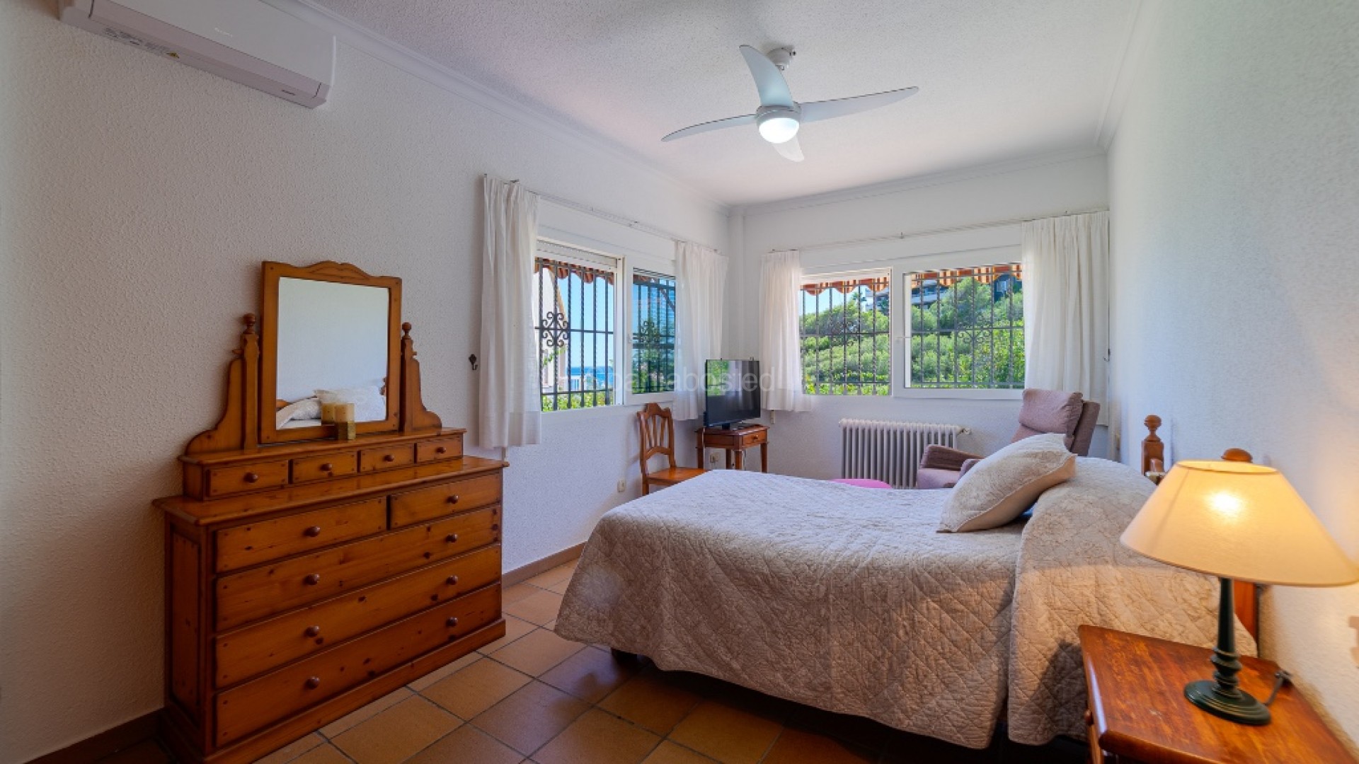 Resale - Villa -
Campoamor