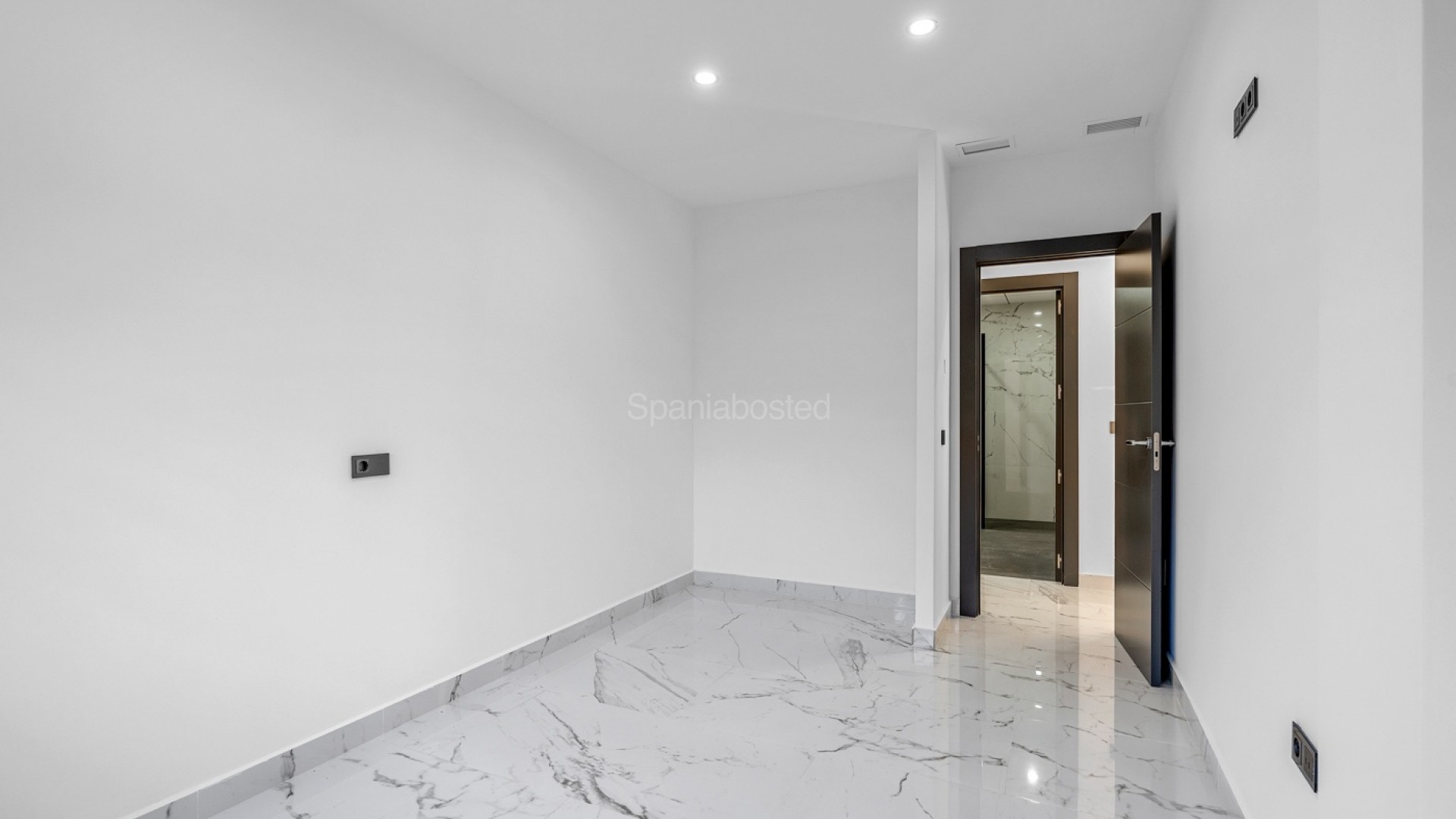 Resale - Villa -
Campoamor