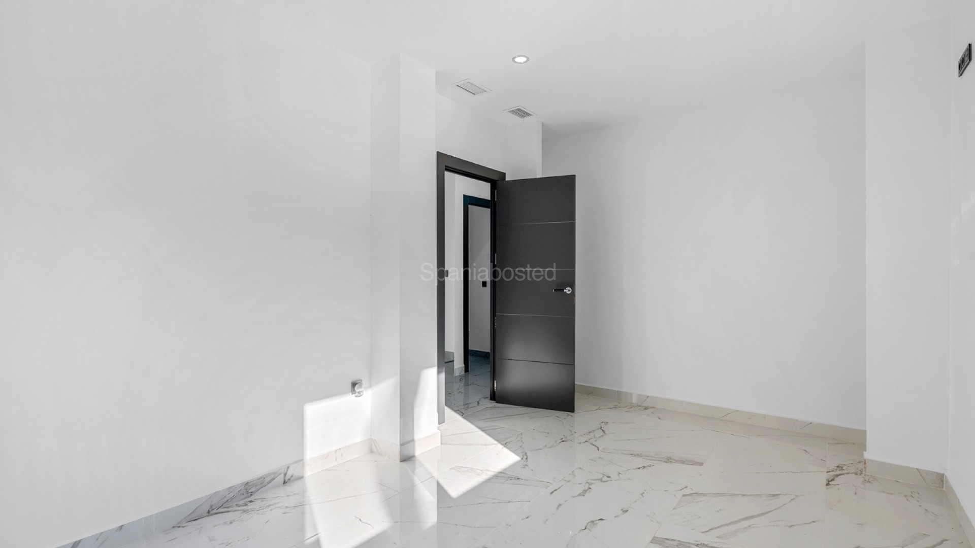 Resale - Villa -
Campoamor