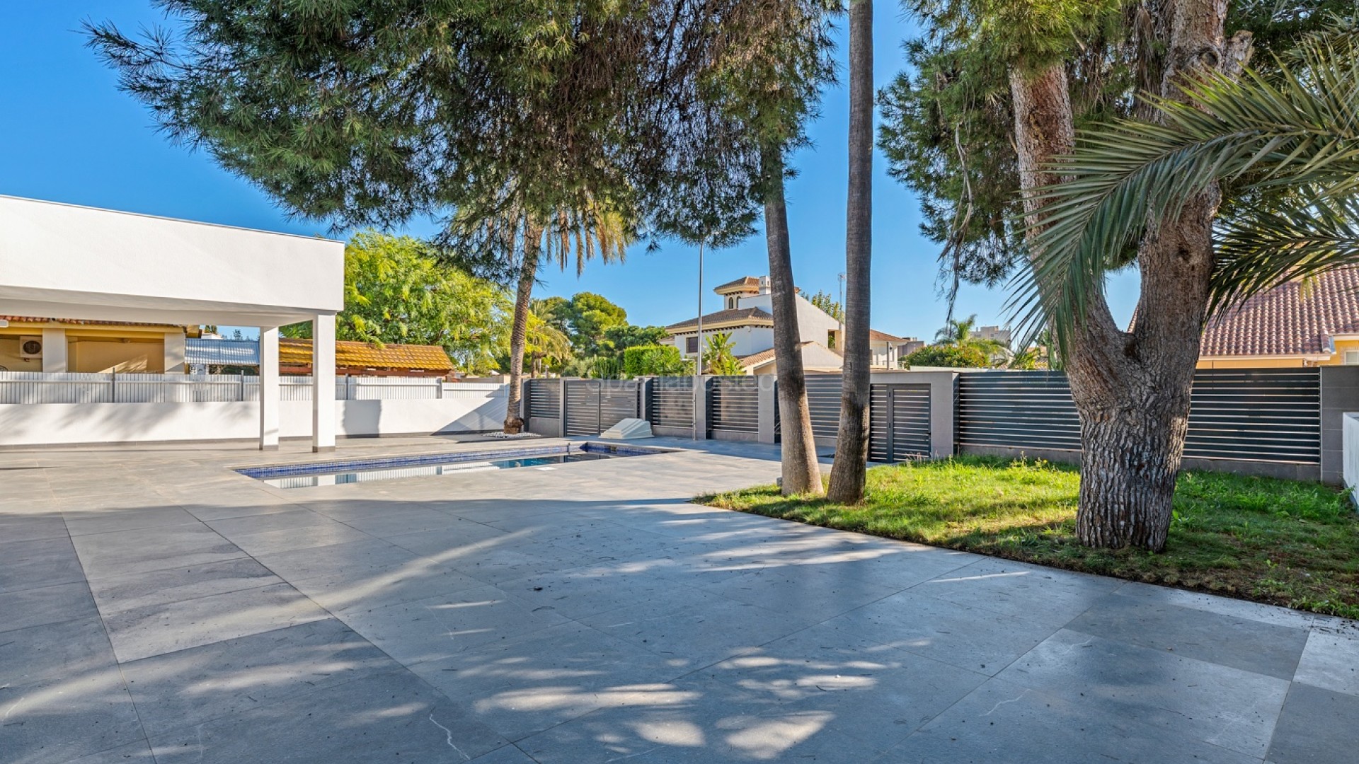 Resale - Villa -
Campoamor