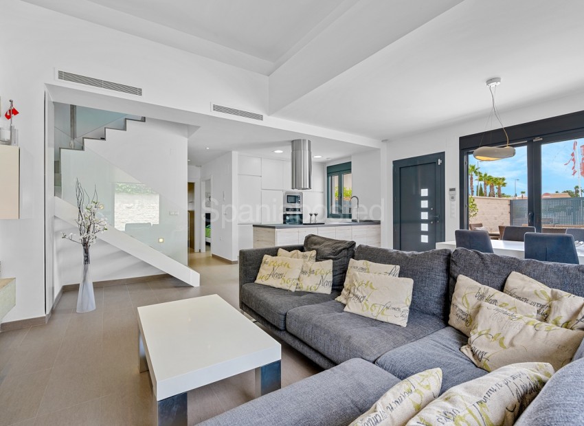 Resale - Villa -
Ciudad Quesada - Rojales - Rojales