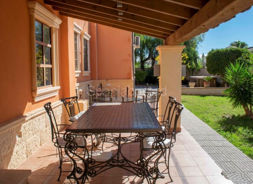 Resale - Villa -
Ciudad Quesada