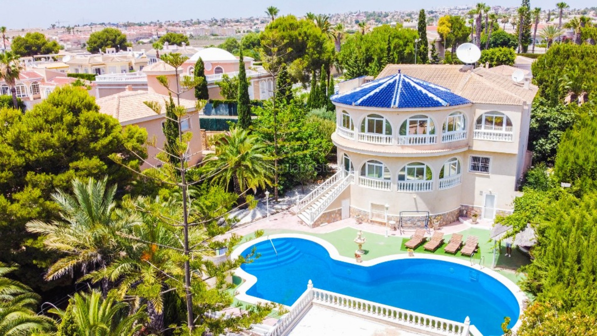 Resale - Villa -
Ciudad Quesada