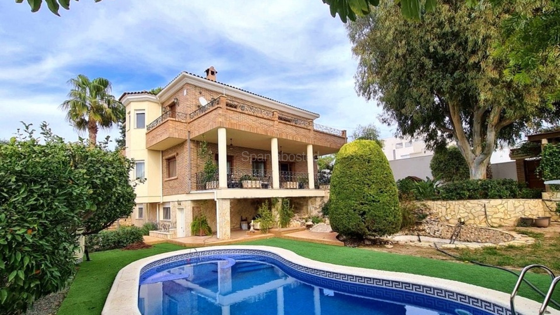 Resale - Villa -
Ciudad Quesada