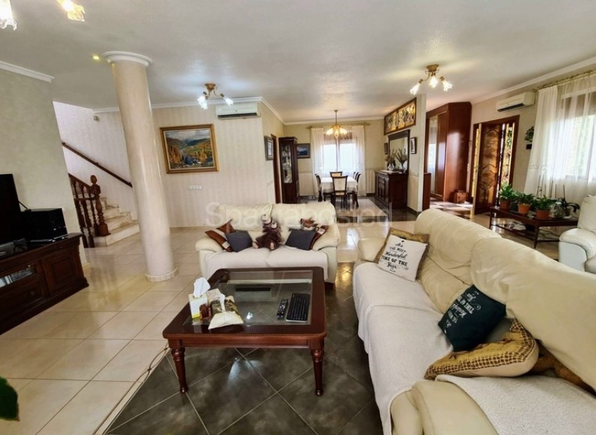 Resale - Villa -
Ciudad Quesada