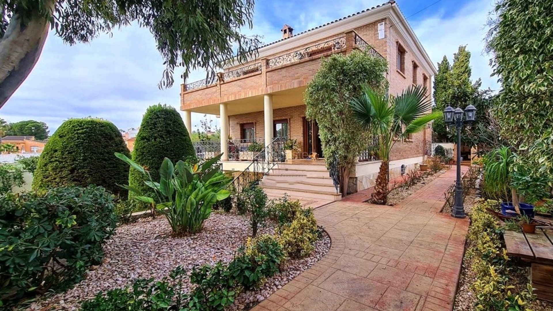 Resale - Villa -
Ciudad Quesada