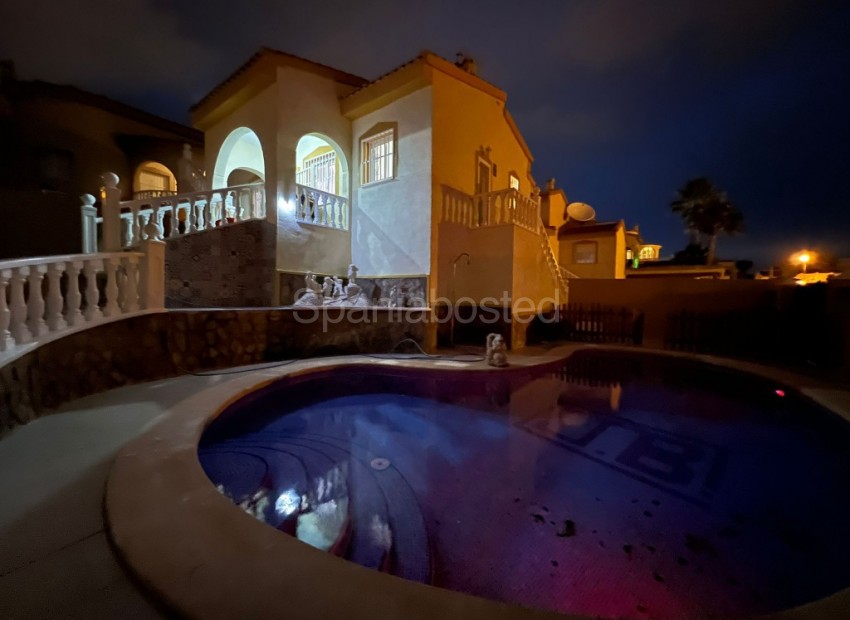 Resale - Villa -
Ciudad Quesada