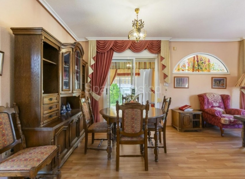 Resale - Villa -
Ciudad Quesada