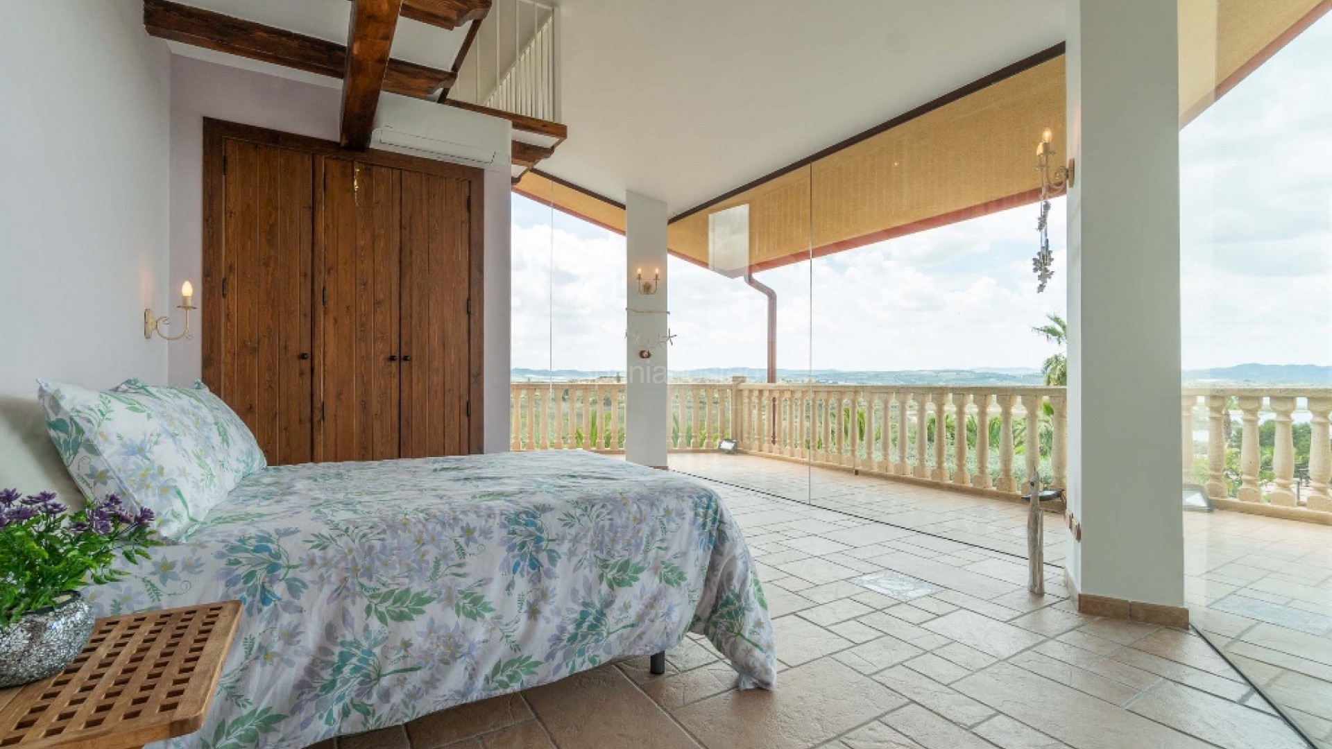 Resale - Villa -
Costa Blanca - Orihuela Costa