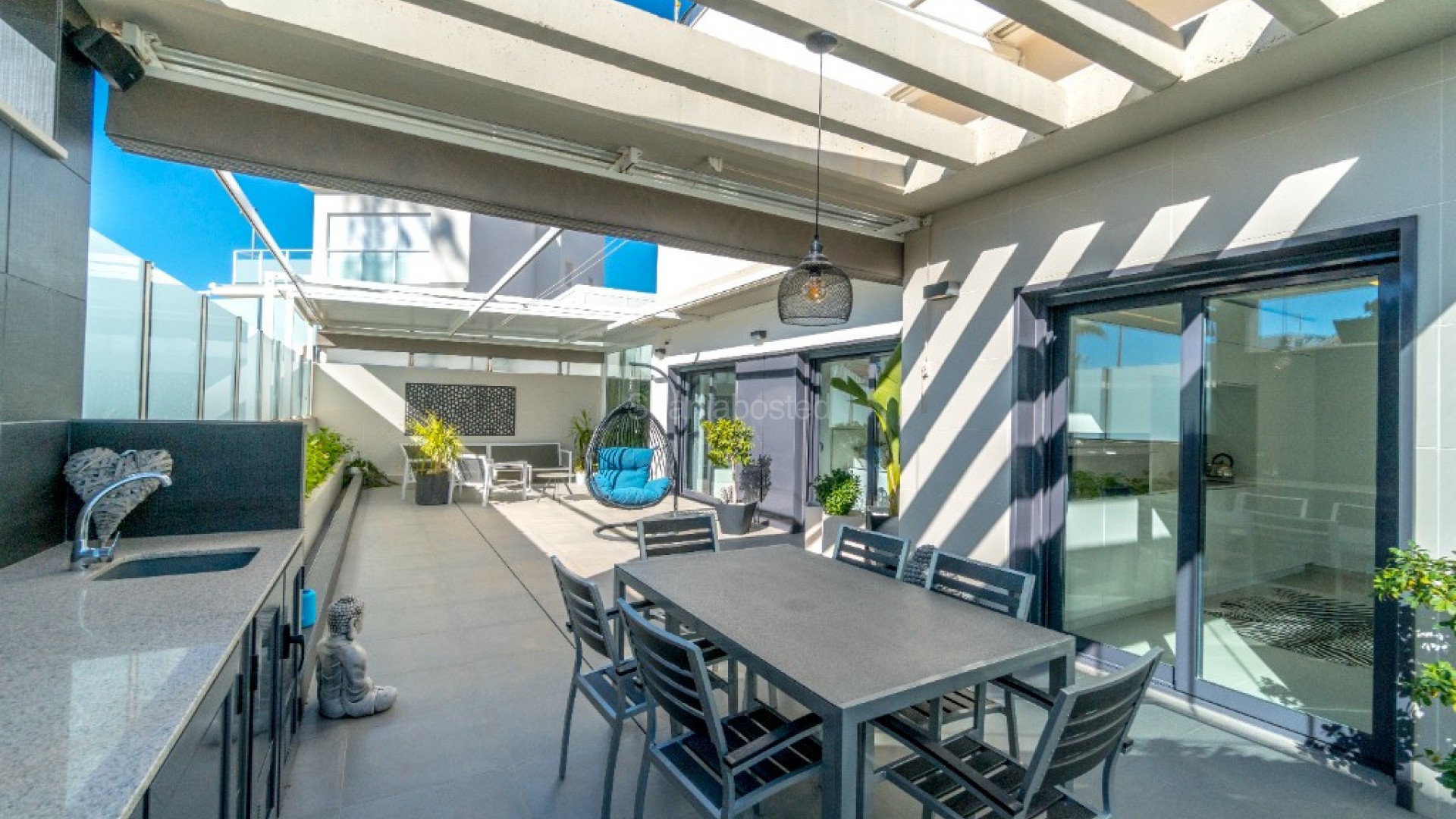 Resale - Villa -
Dehesa de Campoamor - Campoamor