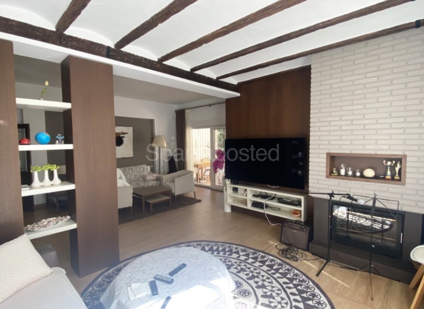 Resale - Villa -
Dehesa de Campoamor - Campoamor