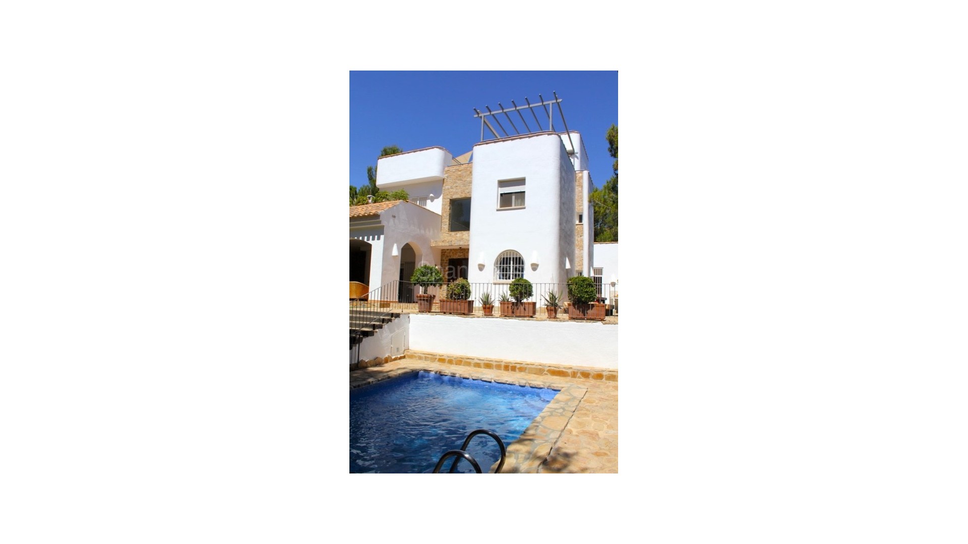 Resale - Villa -
Dehesa de Campoamor - Campoamor