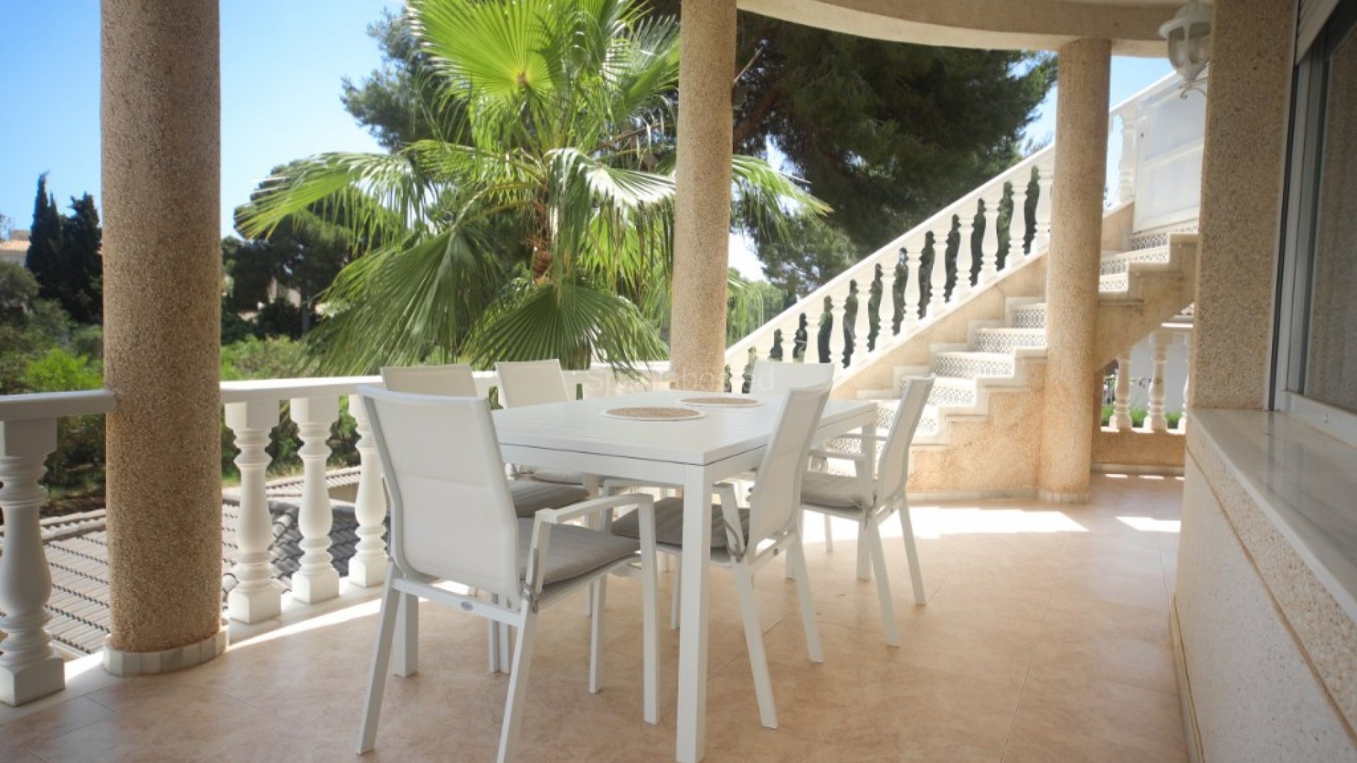 Resale - Villa -
Dehesa de Campoamor - Campoamor