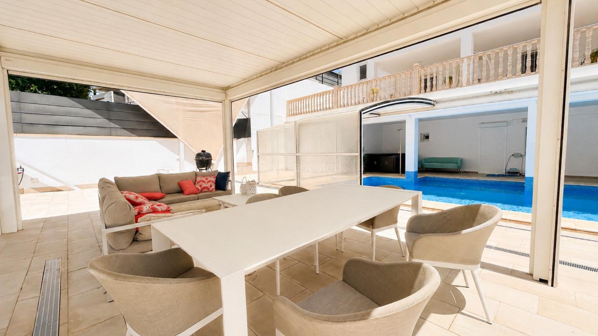 Resale - Villa -
Dehesa de Campoamor - Campoamor
