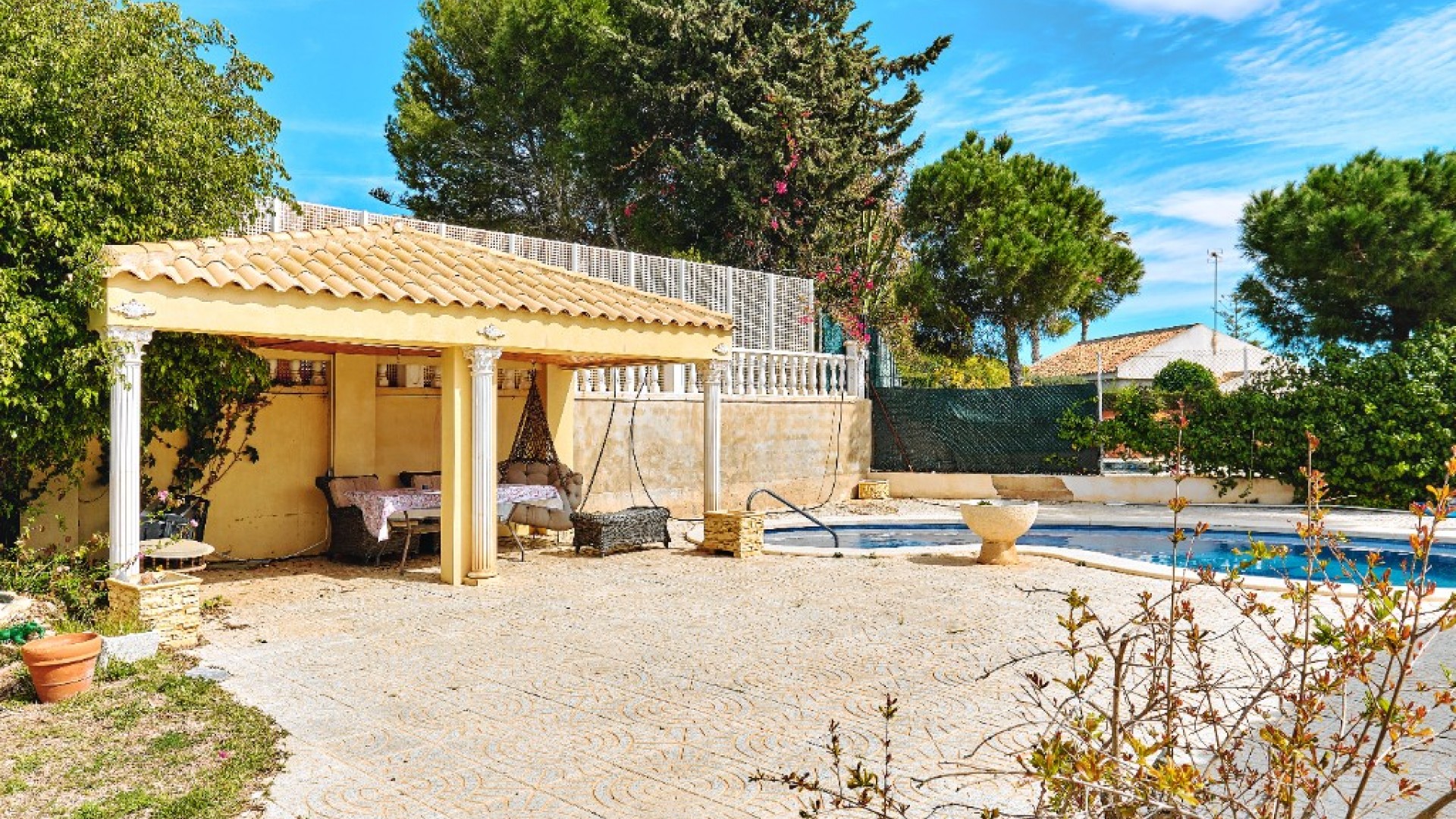 Resale - Villa -
Dehesa de Campoamor - Campoamor