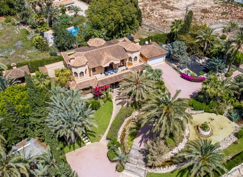 Resale - Villa -
Elche/Elx