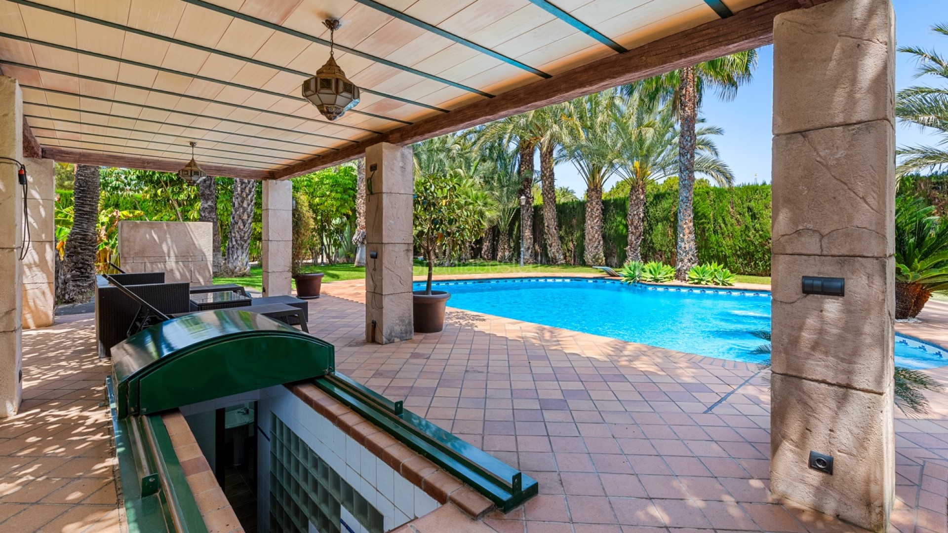 Resale - Villa -
Elche/Elx