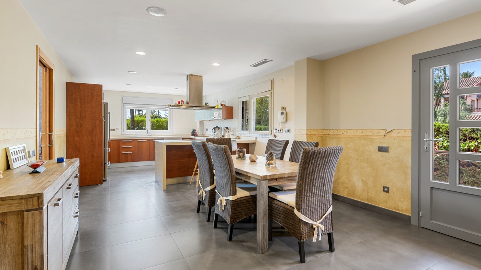 Resale - Villa -
Elche/Elx