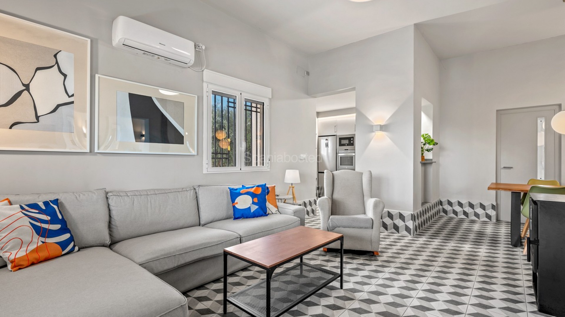 Resale - Villa -
Elche/Elx