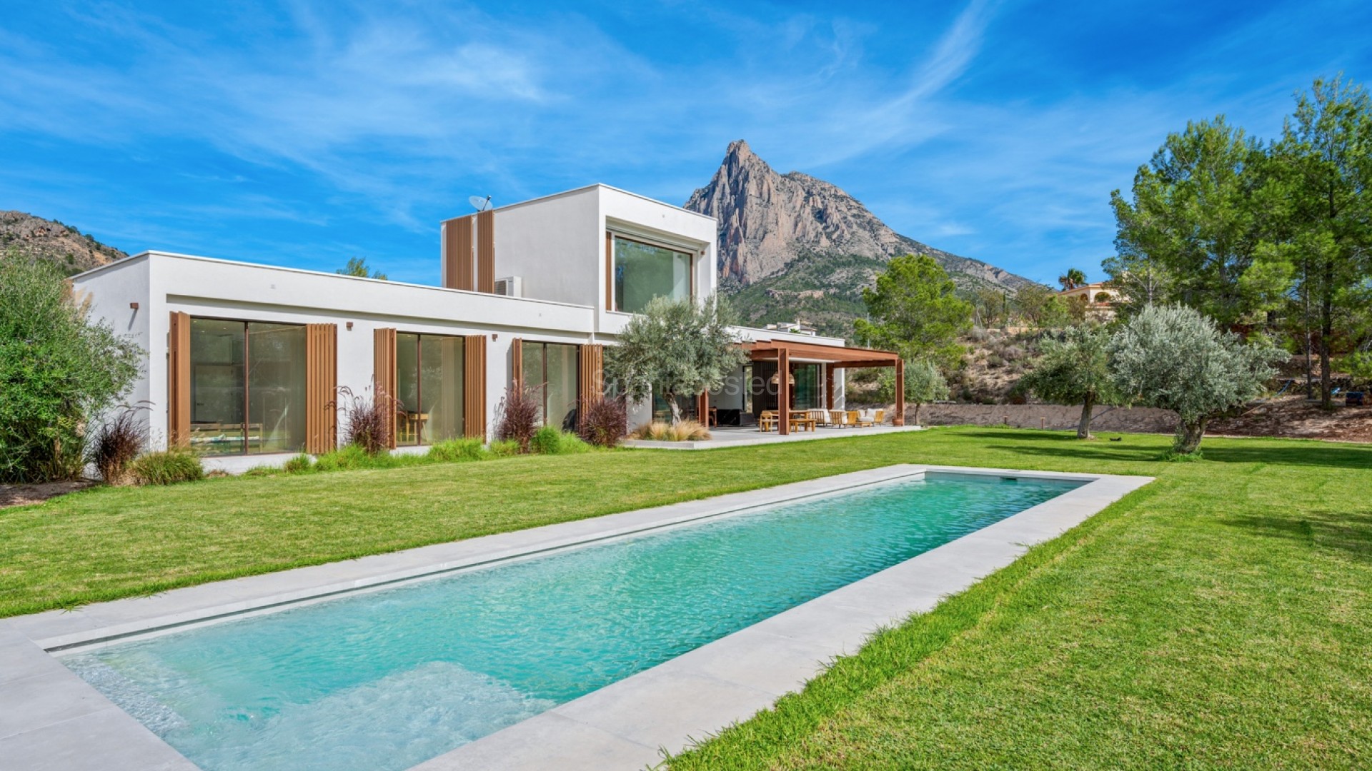 Resale - Villa -
Finestrat