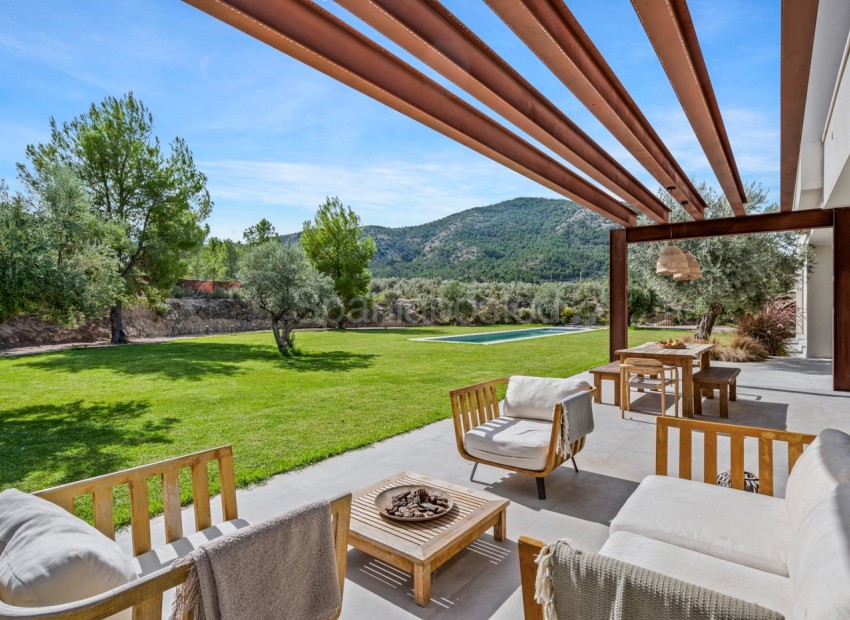 Resale - Villa -
Finestrat