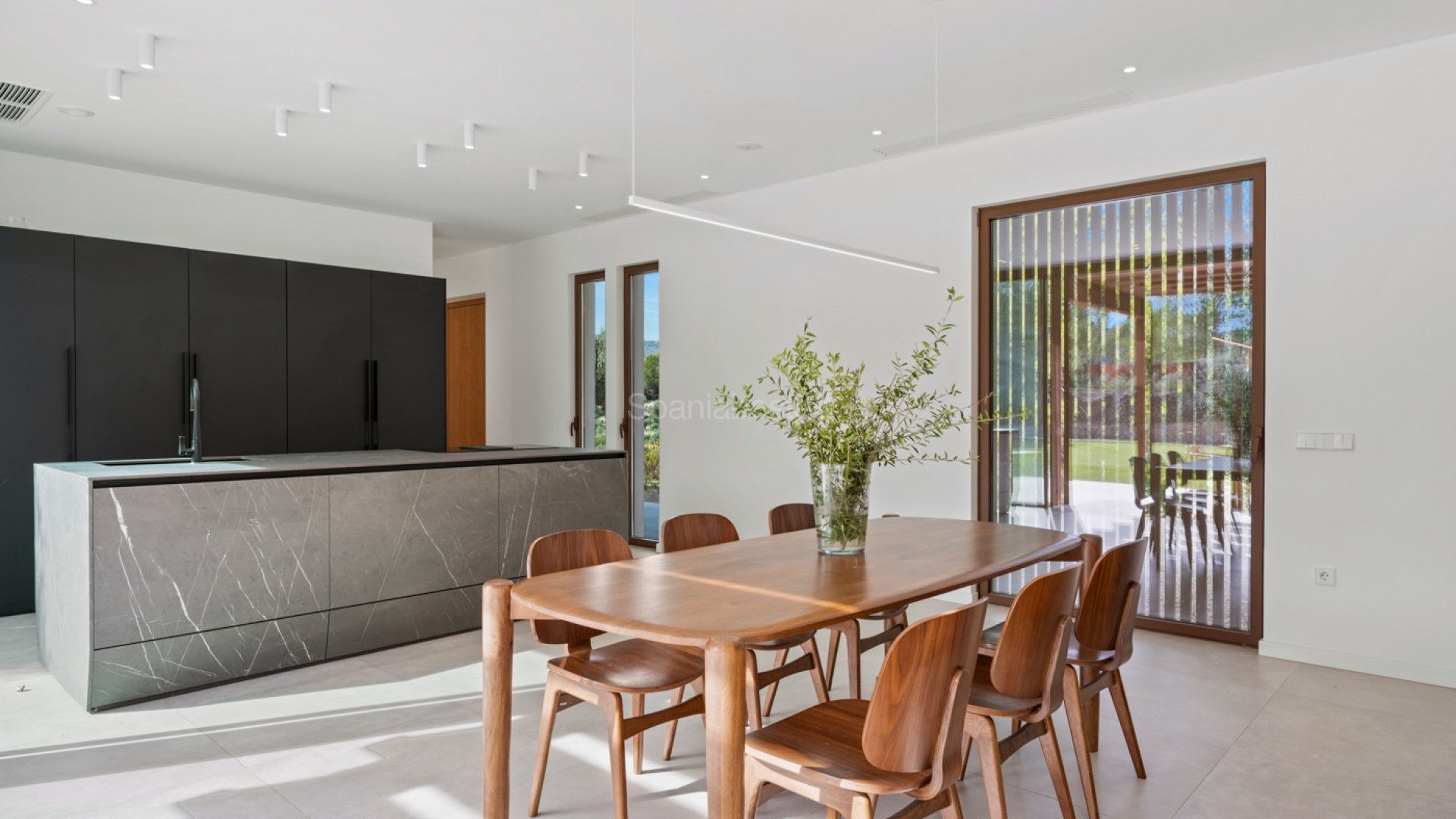 Resale - Villa -
Finestrat